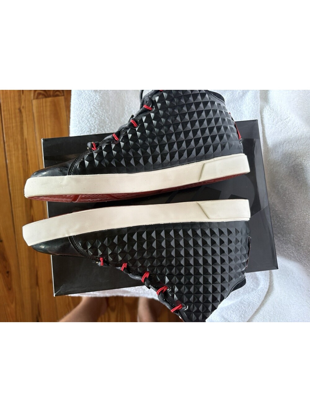 Nike Lebron 12 NSW Lifestyle QS Men Size 9Black Challenge Red 716417-001